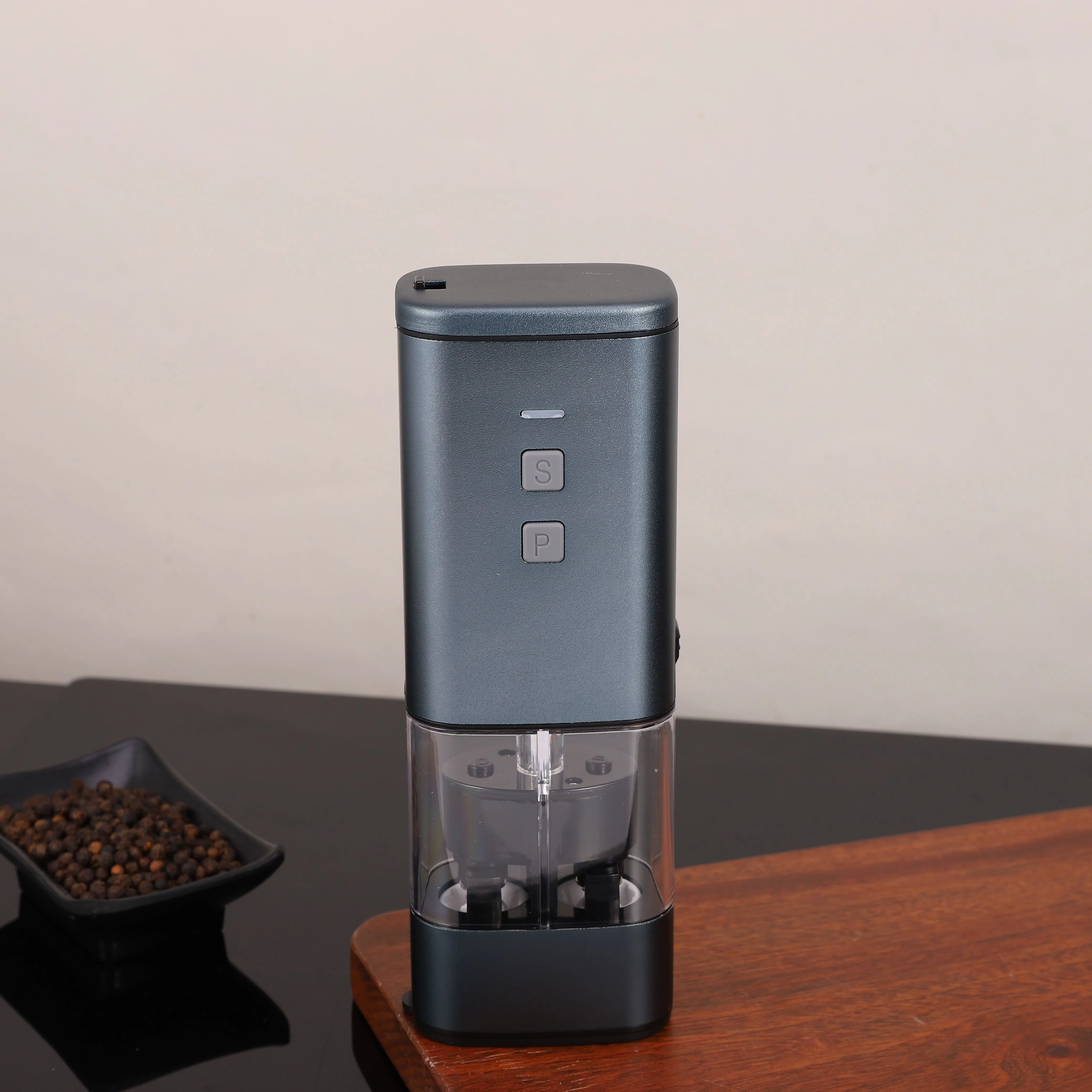 Electric 2-in-1 Salt and Pepper Grinder - Image 6