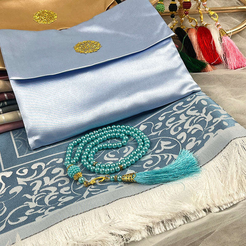 Elegant 3-Piece Travel Prayer Mat & Tasbih Gift Set - Image 6