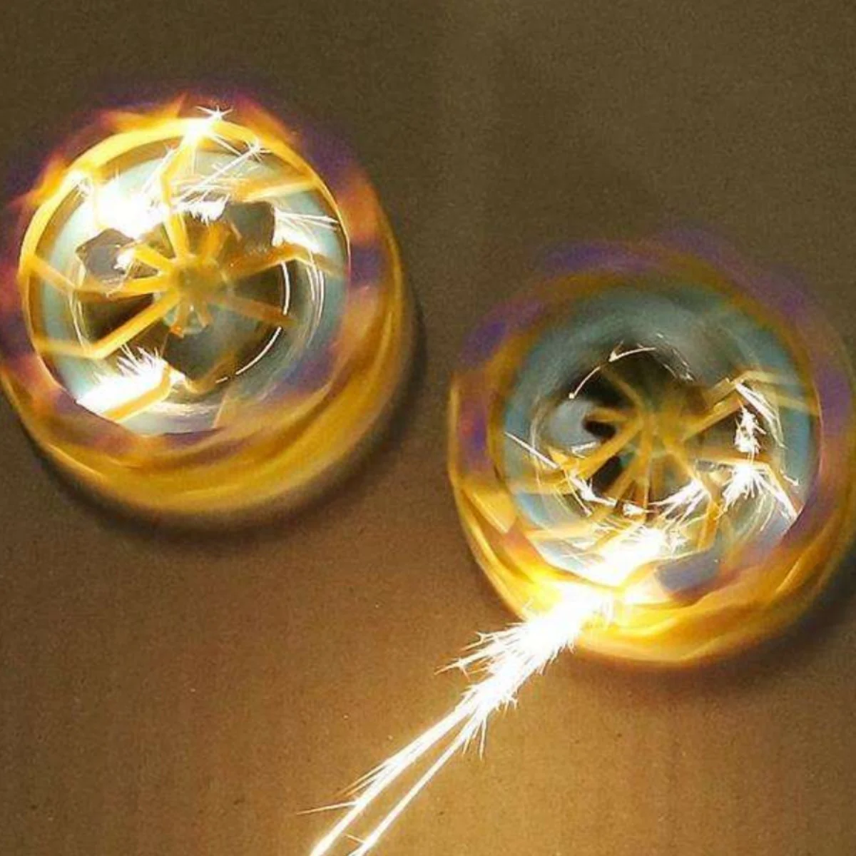 Fireworks Spinning Luminescent Gyro Toy - Image 4