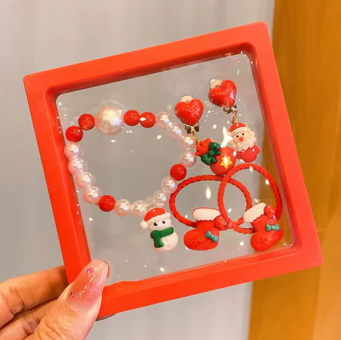 Handmade Christmas Beaded Bracelet Set - Image 10