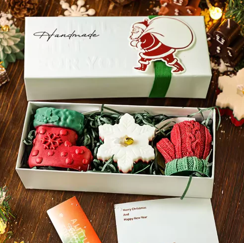 Handmade Christmas Scented Candles – Holiday Home Décor - Image 10