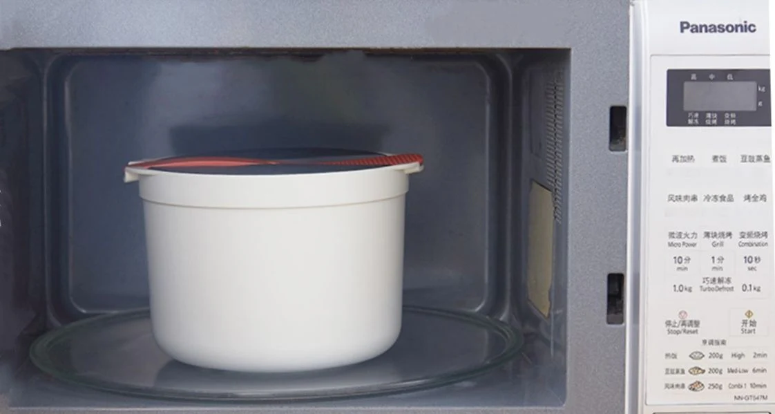 Multi-Functional Microwave Steamer – PP Plastic with Lid and Tray - Image 4