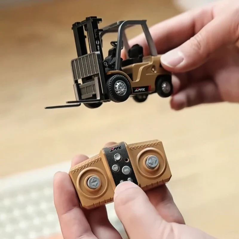 Remote-Controlled Alloy Forklift Engineering Vehicle Model