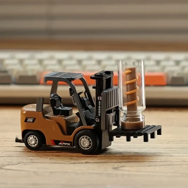 Remote-Controlled Alloy Forklift Engineering Vehicle Model - Image 2