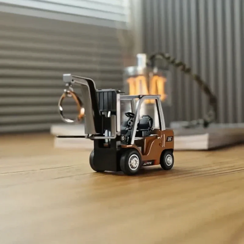 Remote-Controlled Alloy Forklift Engineering Vehicle Model - Image 5