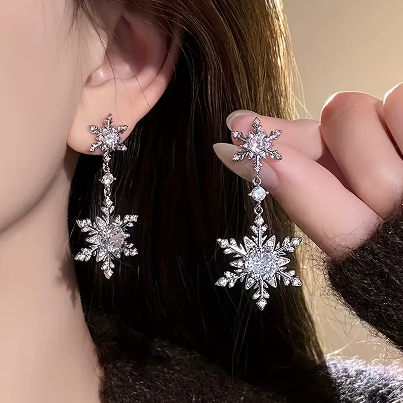 Sparkling Snowflake Dangle Earrings ā Rhinestone Winter Holiday Jewelry