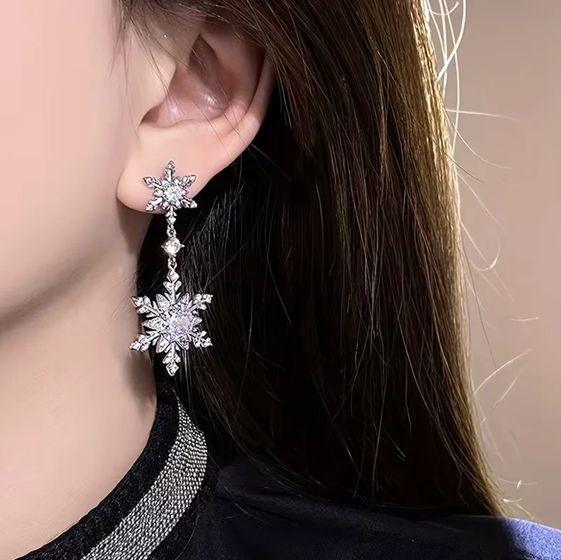 Sparkling Snowflake Dangle Earrings ā Rhinestone Winter Holiday Jewelry - Image 4