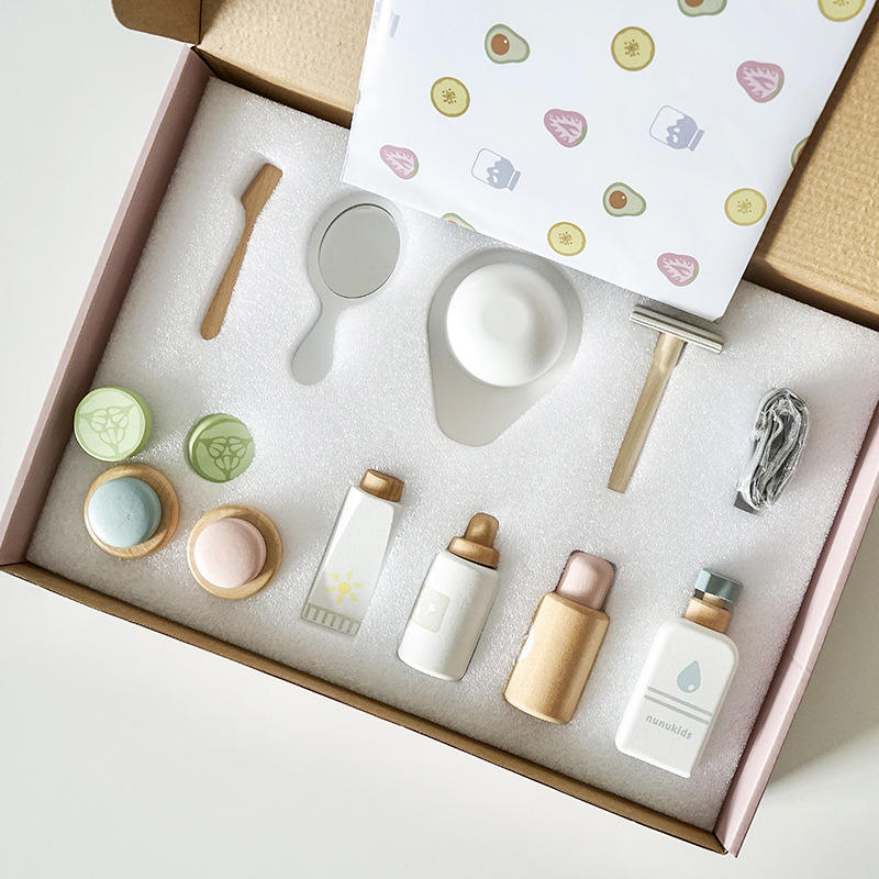 Wooden Kids Makeup Pretend Play Set - Image 4